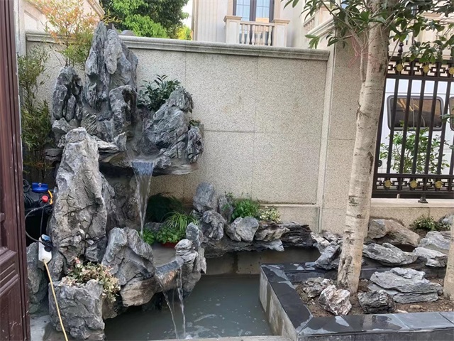京口庭院假山鱼池的方位
